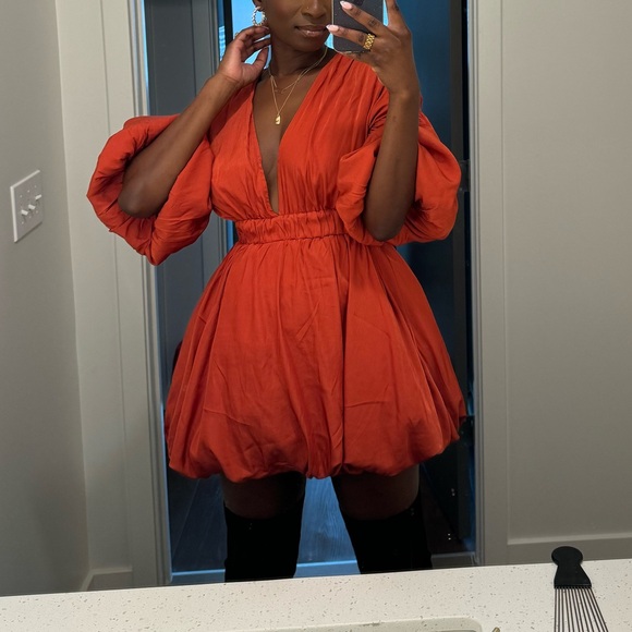 PrettyLittleThing Rust Long Sleeve Dress - Picture 2 of 6